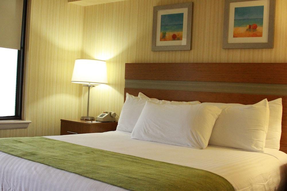 The Barclay Towers Hotel And Resort Virginia Beach Exterior photo