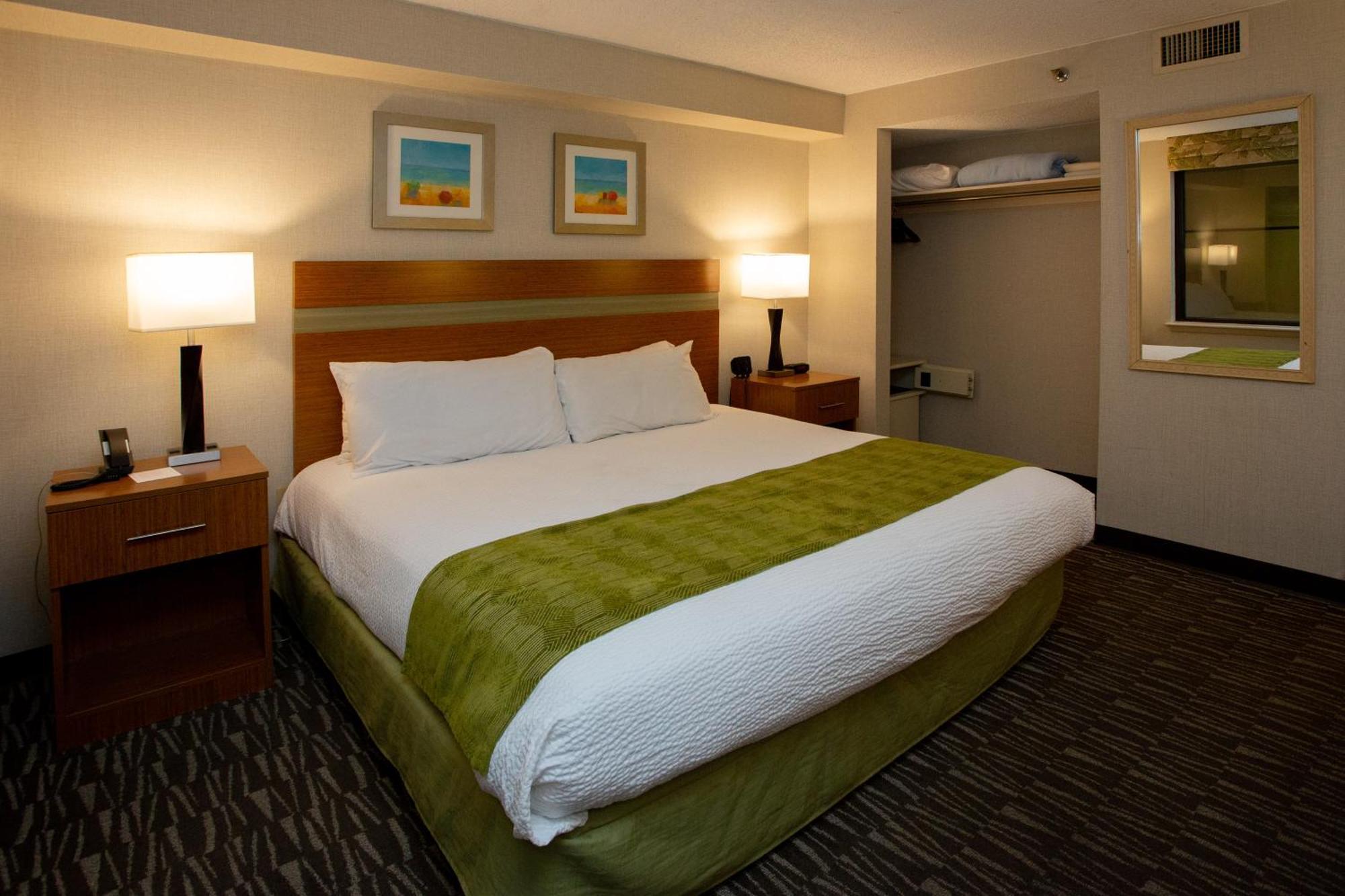 The Barclay Towers Hotel And Resort Virginia Beach Exterior photo
