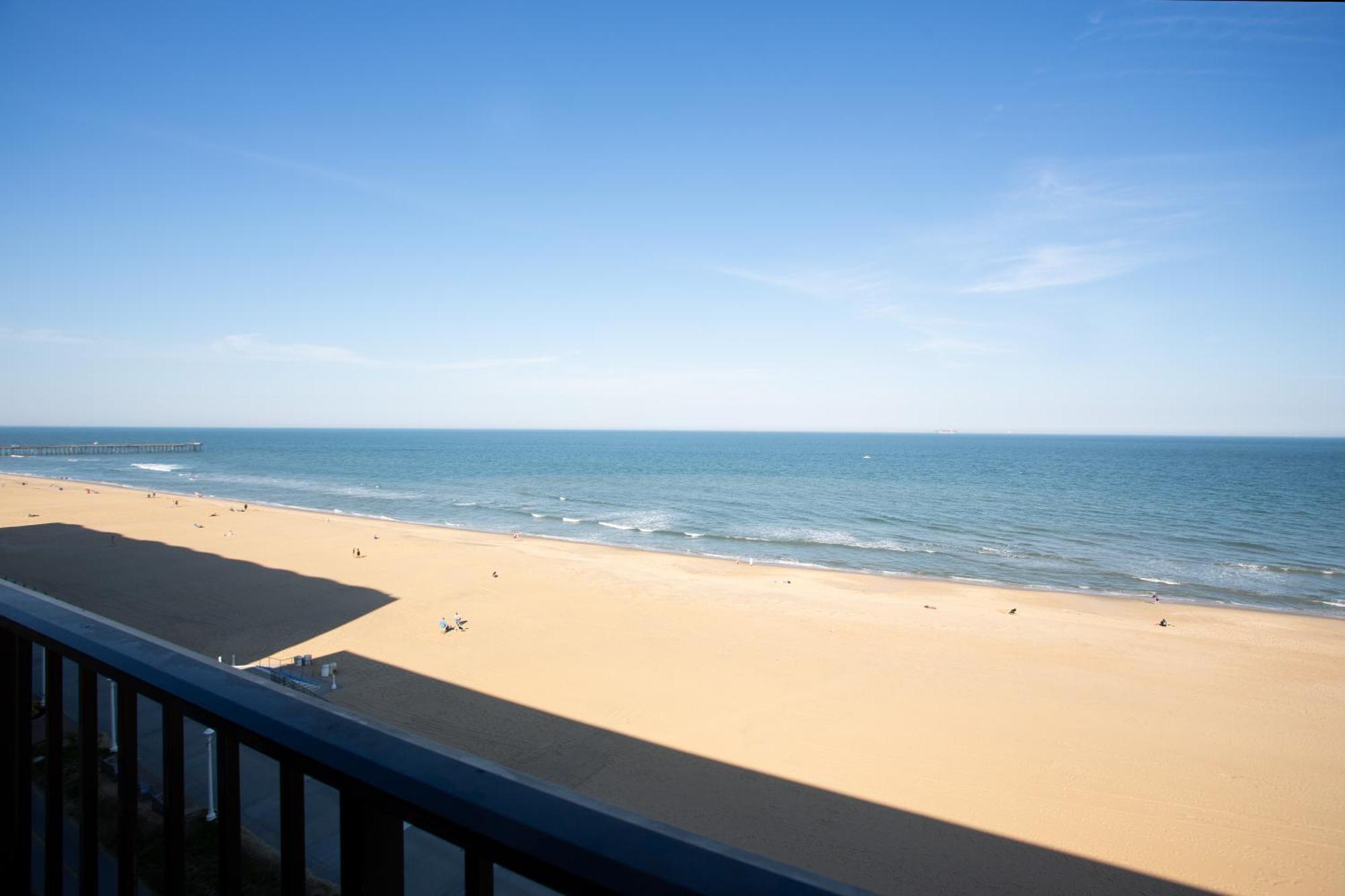 The Barclay Towers Hotel And Resort Virginia Beach Exterior photo