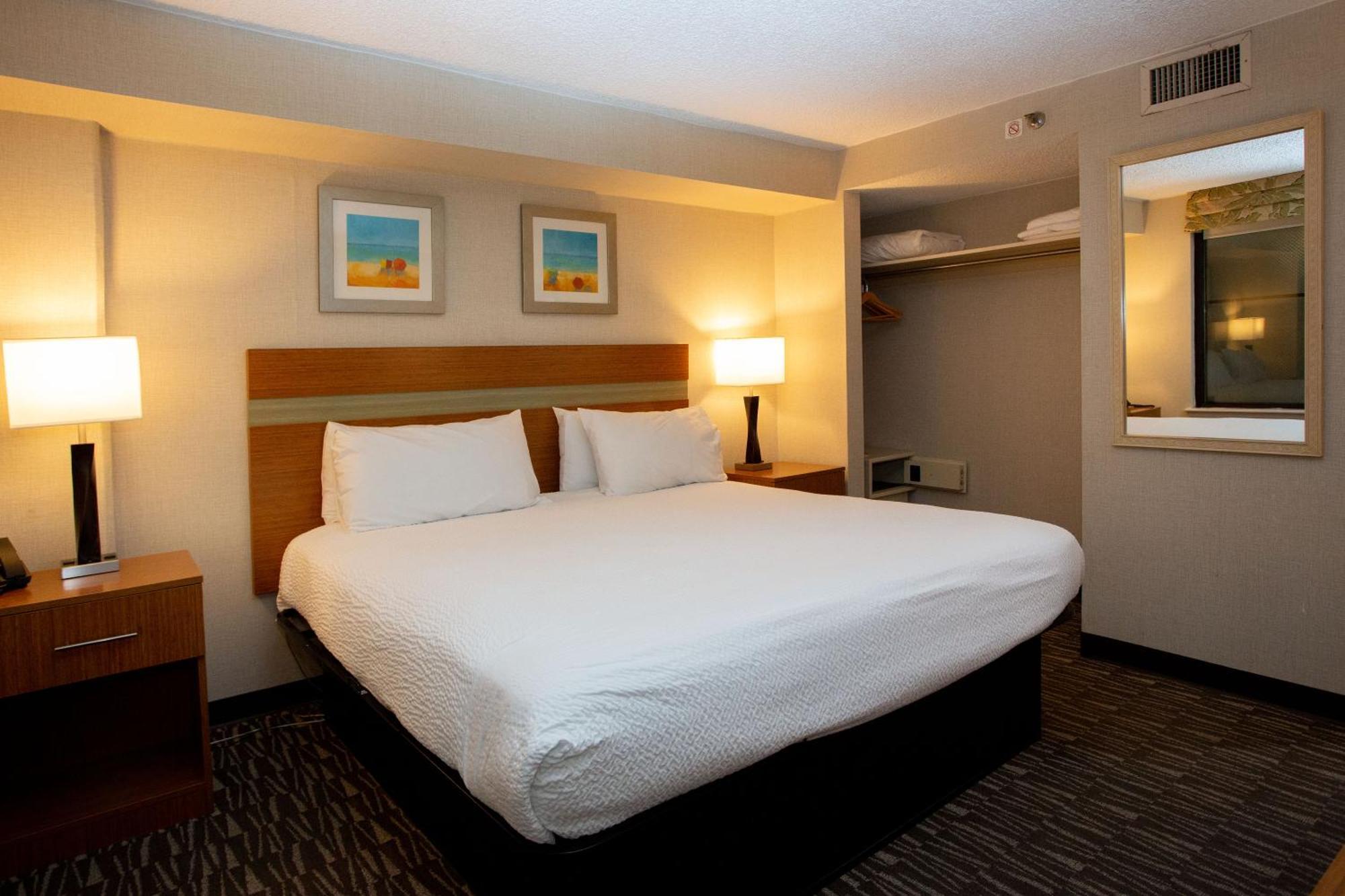 The Barclay Towers Hotel And Resort Virginia Beach Exterior photo