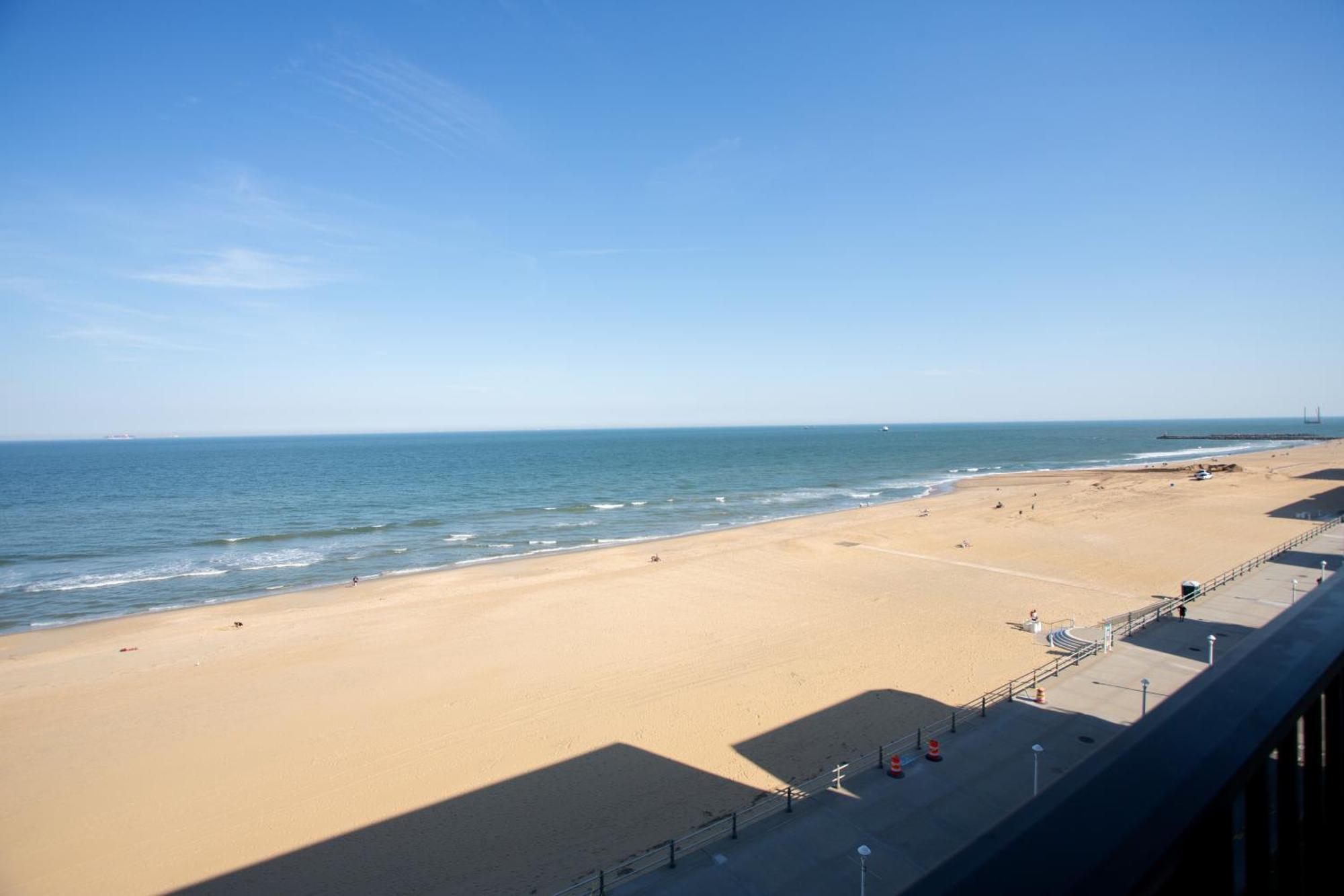 The Barclay Towers Hotel And Resort Virginia Beach Exterior photo