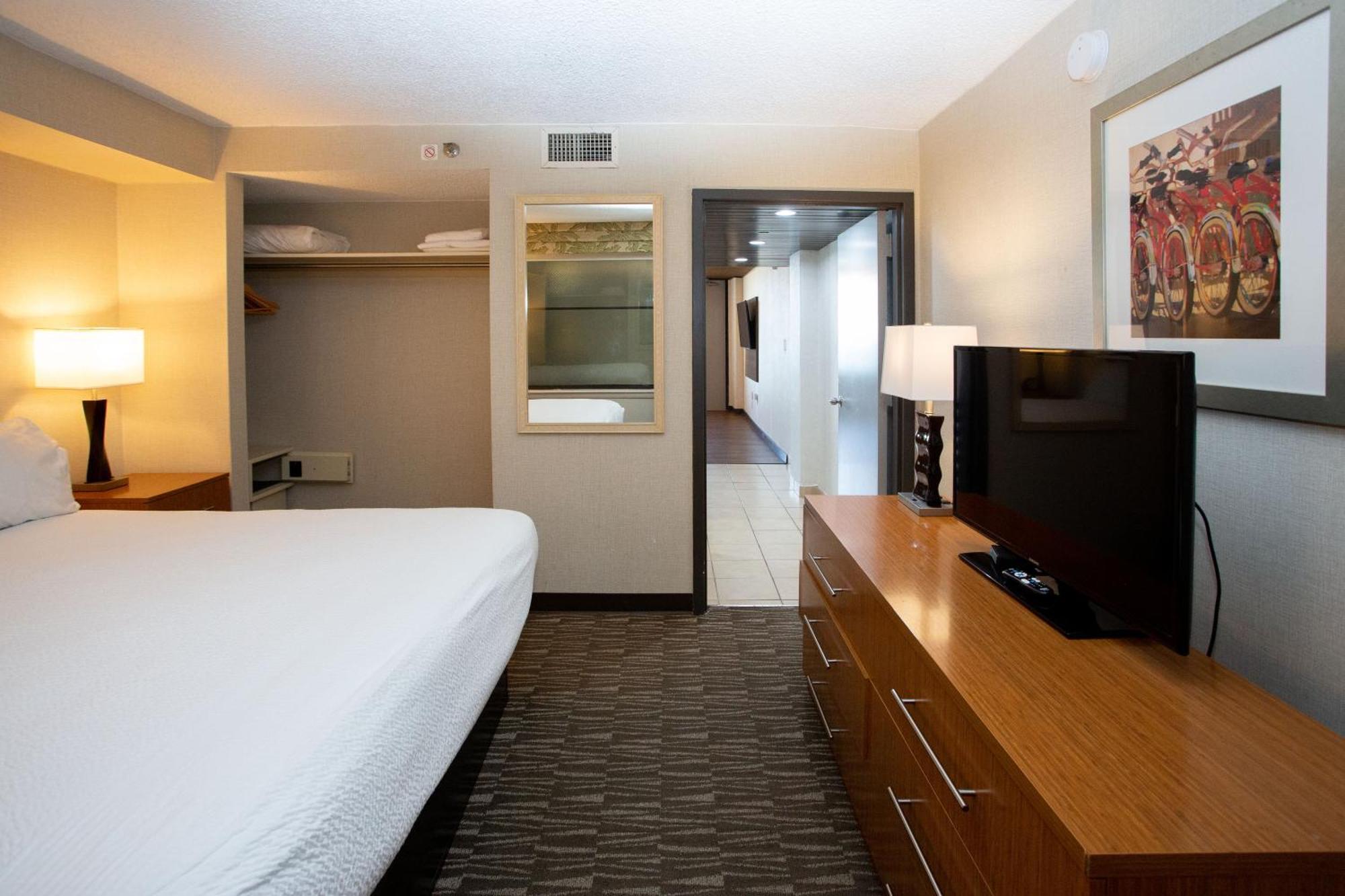 The Barclay Towers Hotel And Resort Virginia Beach Exterior photo