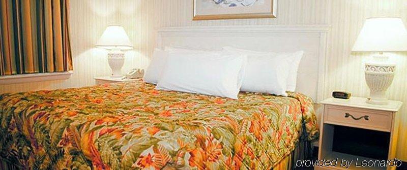 The Barclay Towers Hotel And Resort Virginia Beach Exterior photo