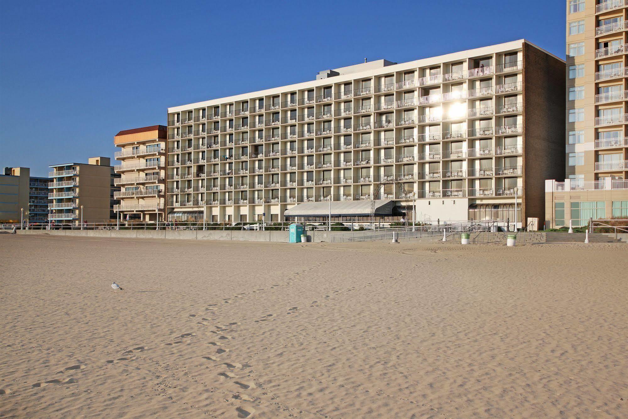 The Barclay Towers Hotel And Resort Virginia Beach Exterior photo