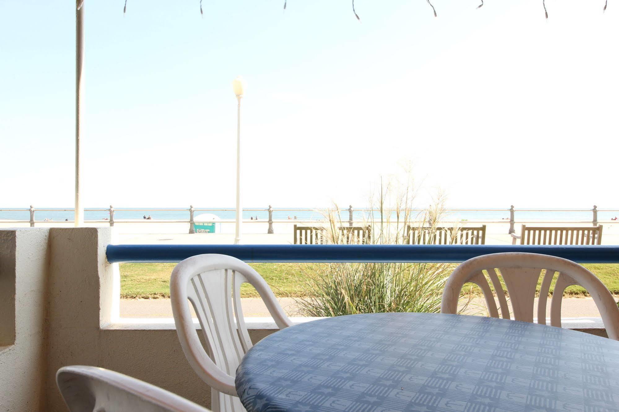 The Barclay Towers Hotel And Resort Virginia Beach Exterior photo